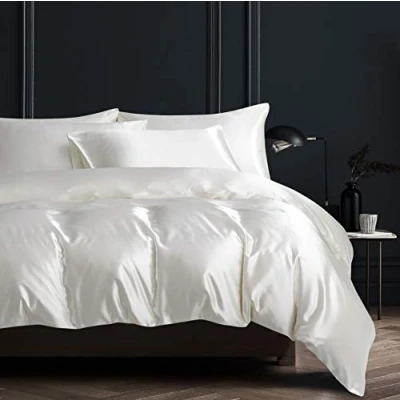 Afbeelding van Damier 3 delige beddengoedset van glanzend satijn hotelkwaliteit, met dekbedovertrek 200 x cm ritssluiting en 2 kussenslopen 80 cm, wit