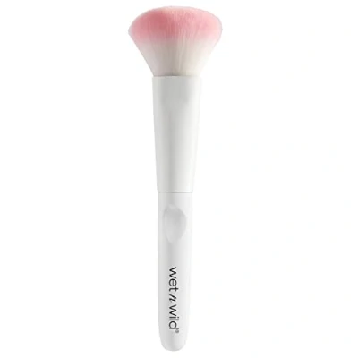 Image de Wet n Wild Blush Brush pour l&#039;Application de Maquillage sur les Pommettes, Poils Innovants et Manche Ergonomique