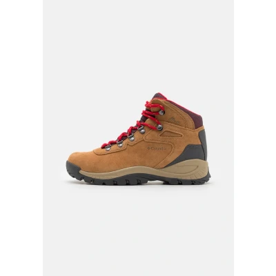Afbeelding van Columbia Newton Ridge PLUS Waterproof Amped Outdoorschoenen, Dames, Maat: 36, Elk/ mountain red Leer/ synthetisch