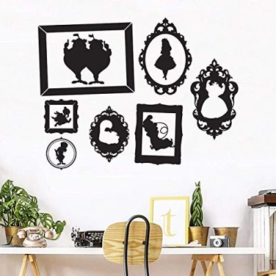 Afbeelding van Muurstickers Alice in Wonderland sprookjesfiguren kunst deuren en ramen vinyl stickers voor kinderkamer woondecoratie 55 x 42 cm