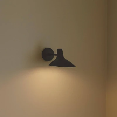 Afbeelding van Darci korte wandlamp, projectie 33,5 cm, zwart