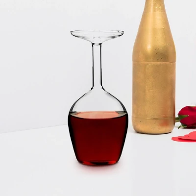 Afbeelding van MikaMax Upsidedown Wijnglas Omgekeerd Wineglass Grappig Cadeau 350 ml Transparant Glas