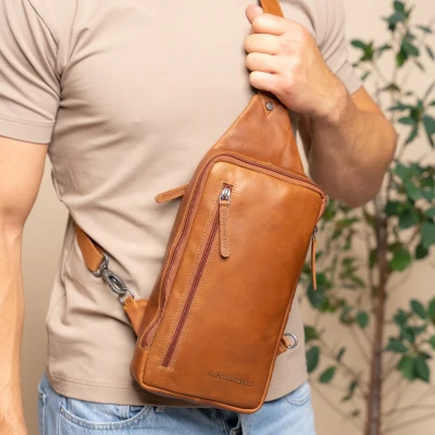 Afbeelding van The Chesterfield Brand Leren Crossbody Tas Cognac Rotterdam