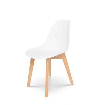 Afbeelding van Kosmi witte stoel in Scandinavische stijl, model Gabby, hoes van hars en poten natuurlijk hout