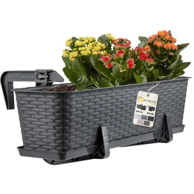 Afbeelding van Kadax Balkon pot met sokkel, plantenbak, balkonbak wateropeningen, bloembak voor rozen, oleander, rotan look, handgrepen, 60 cm, lichtgrijs