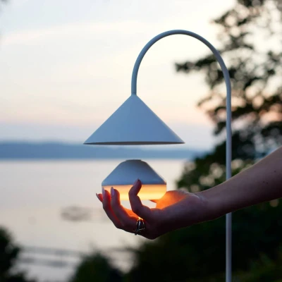 Afbeelding van FRANDSEN LED oplaadbare lamp One, wit, Ø 9 cm, acryl