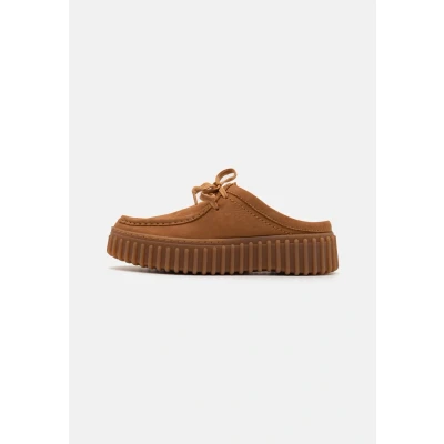 Afbeelding van Clarks Torhill Muiltjes, Dames, Maat: 41.5, Light tan Nubukleer