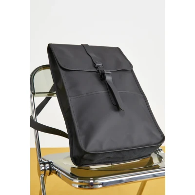 Afbeelding van Rains Trail Rugzak Met 15 Inch Laptopvak En Waterafstotende Coating Zwart
