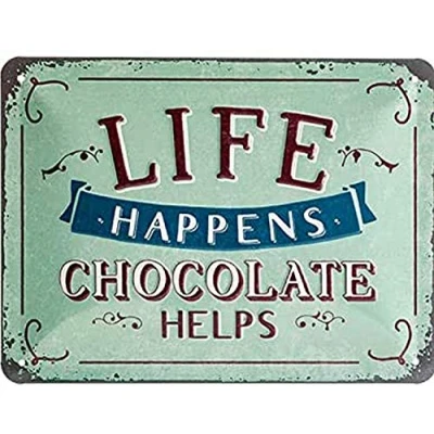 Afbeelding van Life Happens Chocolate Helps Metalen wandbord in reliëf 15 x 20 cm.