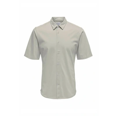 Afbeelding van Only &amp; Sons Overhemd Onsrobin But Under Ss Stretch Shirt 22031992 Moonstruck Mannen Maat S