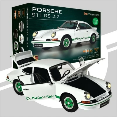 Afbeelding van 1:8 IXO Collections 018 Porsche 911 Carrera RS 2.7 Wit met Groen Sportauto Metalen Modelbouwpakket