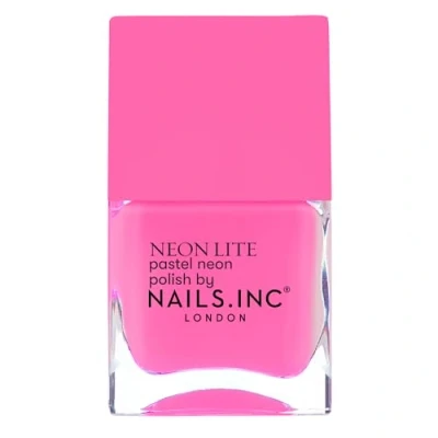 Afbeelding van Nails Inc ELECTRIC PARADE Neon Nagellak, pastelroze, duurzame formule en glanzende afwerking, dierproefvrij eenvoudig aan te brengen, perfecte manicure, nail art