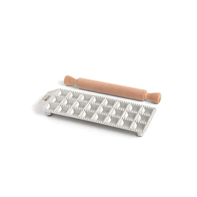 Afbeelding van Marcato ravioli vorm, machine, zelfgemaakte raviolivormen, 35 mm vierkante snede, ruimte om te vullen, inclusief houten deegroller, gemaakt in Italië.
