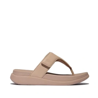 Afbeelding van FitFlop F Mode Go Adjustable Flatform Toe Post Sandals Vrouwen Paris Beige