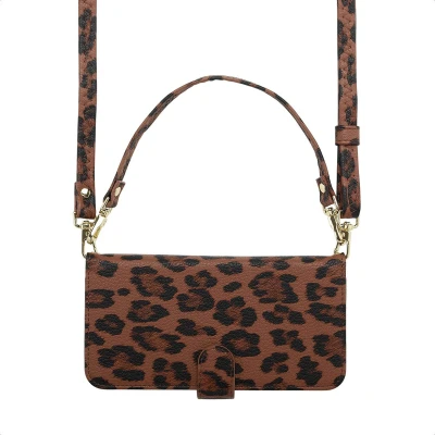Afbeelding van Selencia Hoesje Geschikt voor iPhone 13 / 14 Sabi Bookcase met panterprint Mocha Brown