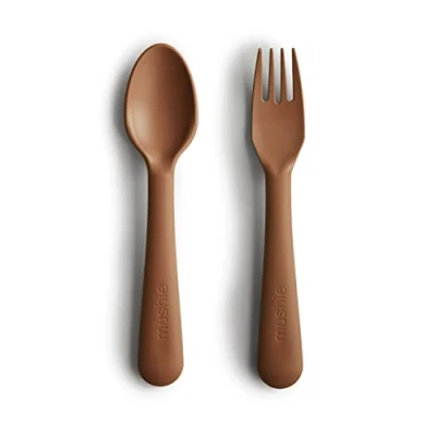 Image de Mushie Ensemble de couverts réutilisables pour bébés avec fourchette et cuillère Fabriqué au Danemark Sans BPA passe lave vaisselle Caramel