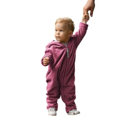 Afbeelding van Hoppediz Fleece overall, extra lange benen, perfect voor babydraagtas, hand en voetmanchetten, Berry 48 52