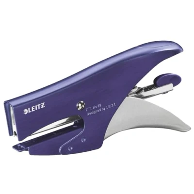 Afbeelding van Leitz Nietang, capaciteit 15 vellen, blauw geborsteld effect, ergonomische metalen behuizing, achterladen, gebruik met nietjes P2 (nr. 10), stijlbereik, 55640069