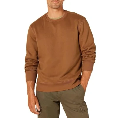 Image de Amazon Essentials Sweat shirt à col rond en polaire (grandes tailles disponibles) Men&#039;s, Brun Caramel, L