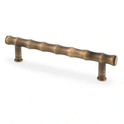 Afbeelding van Crispin Bamboo T Bar Kastgreep antiek messing 128mm