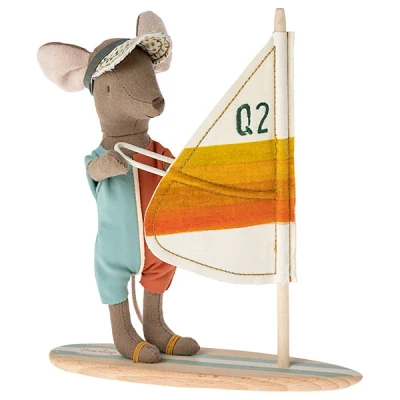 Afbeelding van Maileg knuffelmuis grote broer windsurfer 12 cm