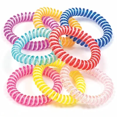Afbeelding van Baker Ross AV155 Set van 8 gestreepte spiraalarmbanden voor kinderen