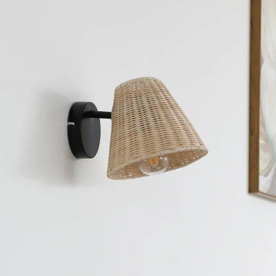 Afbeelding van Lindby wandlamp Zyralia, houtkleurig, rotan, 19,5 cm hoog