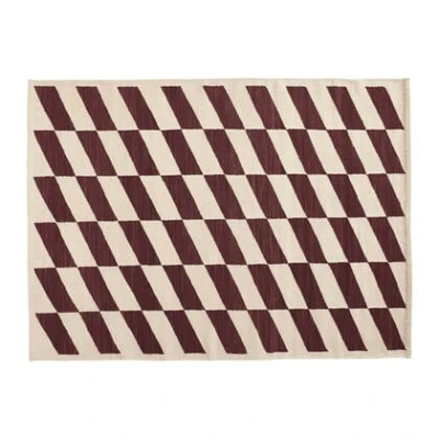 Afbeelding van HAY Shift Kelim Vloerkleed 140 x 200 Burgundy