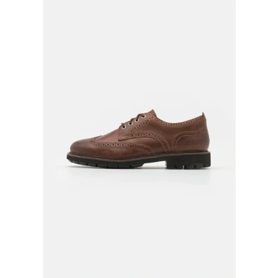 Afbeelding van Clarks Batcombe FAR Veterschoenen, Heren, Maat: 42.5, Dark tan lea Leer