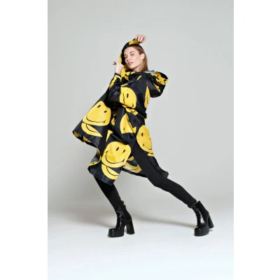 Afbeelding van Rainkiss All Smiles X Smiley Regenponcho Black Print Regenkleding &amp; Laarzen