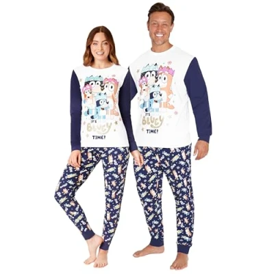 Afbeelding van Bluey Kerstpyjama, familie, Kerstmis, pyjama, humor, bijpassende maten, volwassenen, heren, dames en kinderen, wit/blauw