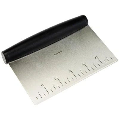 Afbeelding van Amazon Basics roestvrijstalen bakkersdeegsnijder, zilver, 3,2 x 15,5 11 cm