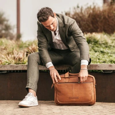 Afbeelding van The Chesterfield Brand Seth Business Bag cognac