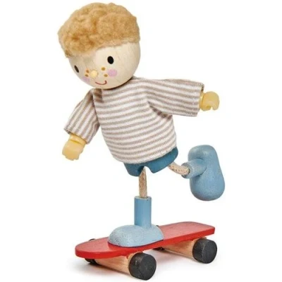 Afbeelding van Tender leaf toys poppenhuispop edward &amp; zijn skateboard 12 cm