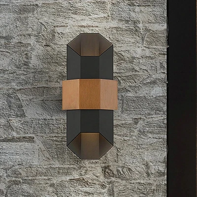 Afbeelding van Quoizel LED Wand Buitenlamp Chasm 5.5W 3000K Lm 830 IP44 Dimbaar Matte Black (with painted wood effect strap)