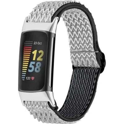 Afbeelding van iMoshion Bandje Geschikt voor Fitbit Charge 5 / 6 Elastisch nylon band met zilveren aansluiting Wit