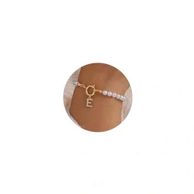 Afbeelding van TINGN Parelarmband voor dames en meisjes, cadeau, 18 karaat goud, met CZ letters, bedelarmband, gepersonaliseerd cadeau vrouwen tieners