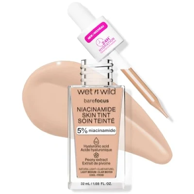 Afbeelding van Wet n Wild Bare Focus Niacinamide Skin Tint, lichte foundation met modulaire formule, verrijkt hyaluronzuur en vitamine E voor een stralende, look