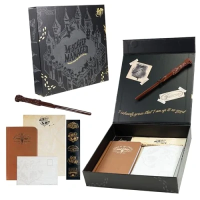 Afbeelding van Harry Potter schrijfwarenset met Marauderkaart, notitieboek, toverstaf, pen, stickers en schrijfbenodigdheden, fantasiegoederen cadeau