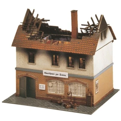 Afbeelding van Faller Afgebrand pension Zur Sonne modelbouwsets, hobbybouwspeelgoed voor kinderen, modelverf en accessoires