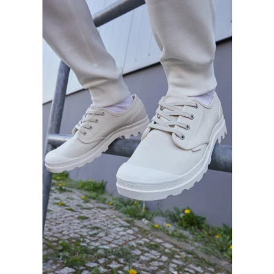 Afbeelding van Palladium Pampa Oxford Veterschoenen, Heren, Maat: 44, Sahara Katoen