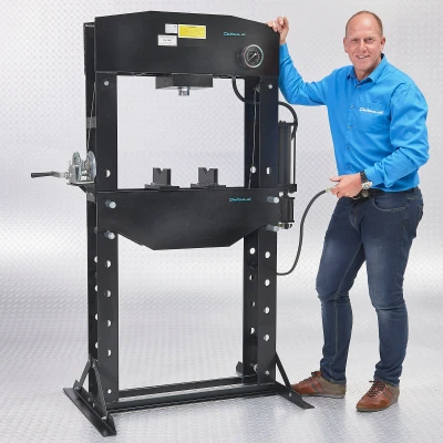Afbeelding van Werkplaatspers 50 ton + Perspennen