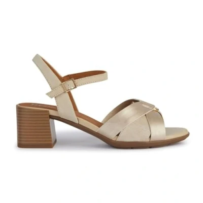Afbeelding van Geox D New Marykarmen B sandalen met hak voor meisjes, Lt Gold zand.