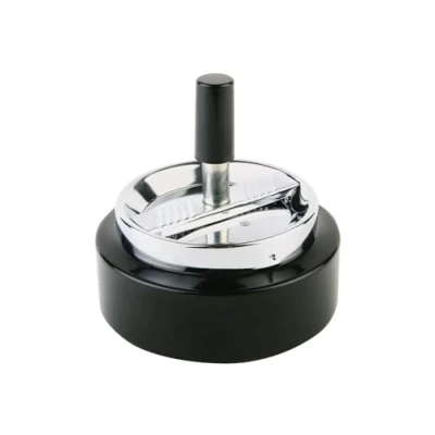 Afbeelding van APS Draaibare asbak &quot;Classic&quot;, van verchroomd metaal, deksel met draaimechanisme, diameter 10,5 cm, hoogte 11 zwart