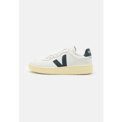 Afbeelding van Veja V90 Sneakers laag, Dames, Maat: 40, Extra white/nautico Leer