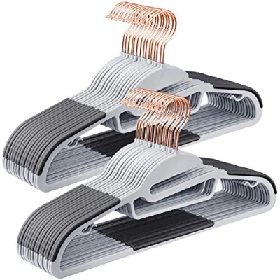 Afbeelding van SONGMICS kleerhanger set van 30, kostuumhanger kunststof, hoge kwaliteit, S vormige opening, anti slip, ruimtebesparend, 0,5 cm dik, haak in roségoud 360 draaibaar, 41,5 breed, grijs CRP43G30