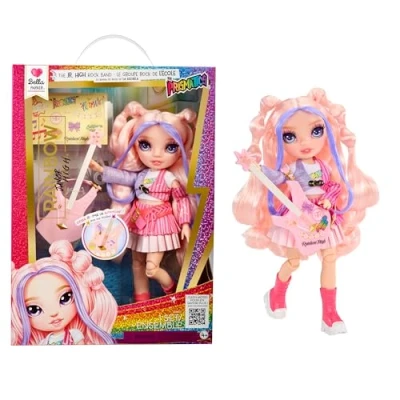 Afbeelding van Rainbow High Jr Rockband Bella, roze modepop van 23 cm met gitaar en stickers om instrument aan te passen, kan poseren. Geweldig speelgoed of cadeau voor kinderen 4+ jaar