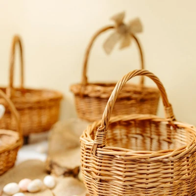 Afbeelding van Creative Home Kleine Rieten Mand met Handvat 22 x 26 cm Cadeau Picnic Pasen Decoratie Paasmandje Handgeweven