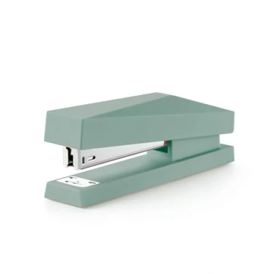 Afbeelding van Miquelrius Nietmachine, geschikt voor nietjes 24/6, afmetingen 122 x 60 76,5 mm, capaciteit tot 20 vellen, kleur groen