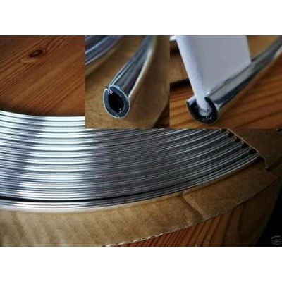 Afbeelding van Recambo Randbescherming voor autodeur, sierrand, U profiel, flexibel, zelfklevend, universele pasvorm, 3 m, chroom